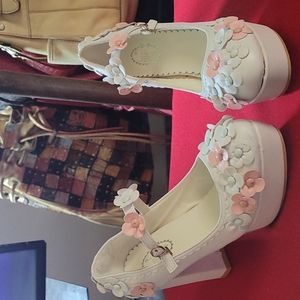 CANDYRAIN White leather pumps with floral appliques - Sz 37